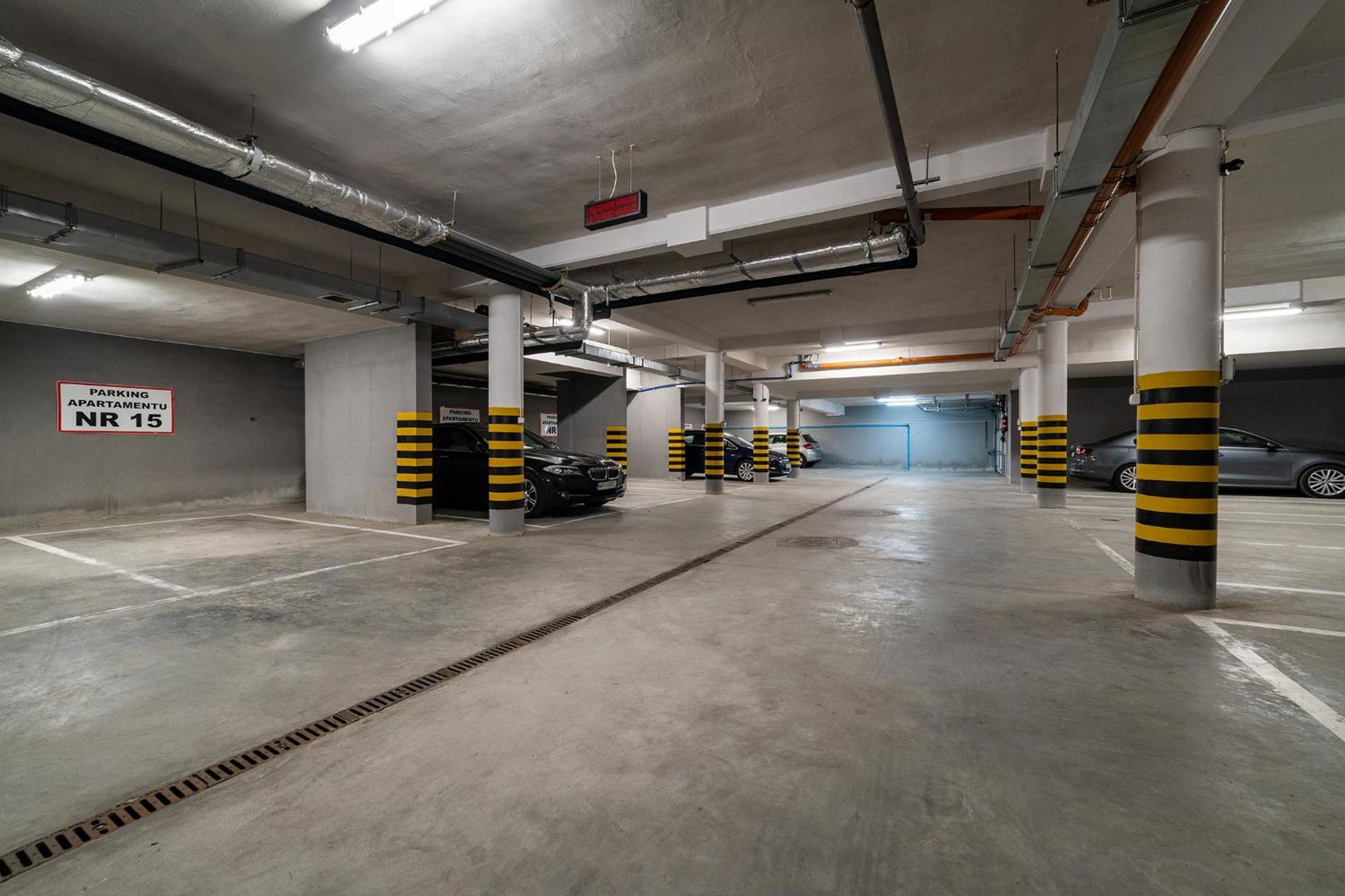 4 Pory Roku Basen Sauna 200m Plaza